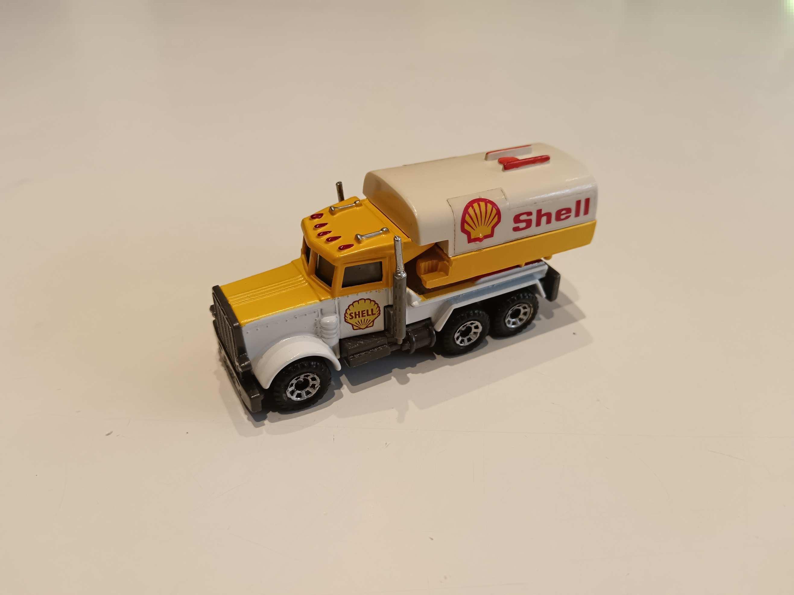 Matchbox _ Peterbilt Tanker